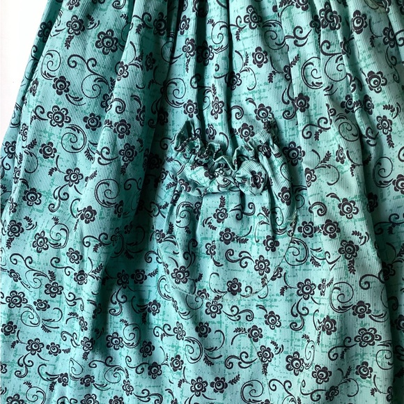 Peques Floral Smocked Dress - Picture 4 of 7